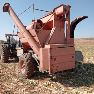 Vetsak single row maize harvester