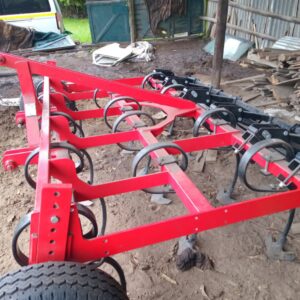 Rovic 13 Tyne cultivator with bar