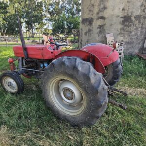 Massey ferguson 135 2×4 tractor