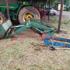Front loader with bucket