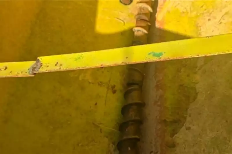 John Deere Planting and seeding equipment 91cm,4 Row John Deere 7000 Planter - Image 5