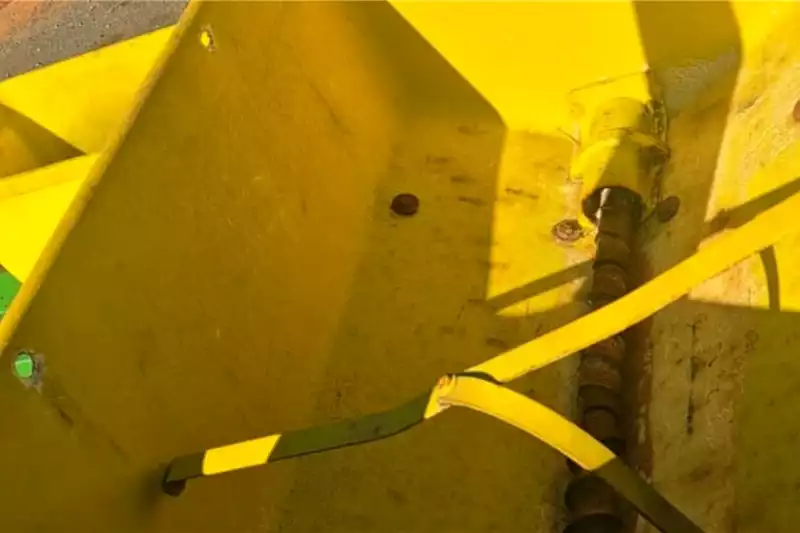 John Deere Planting and seeding equipment 91cm,4 Row John Deere 7000 Planter - Image 6