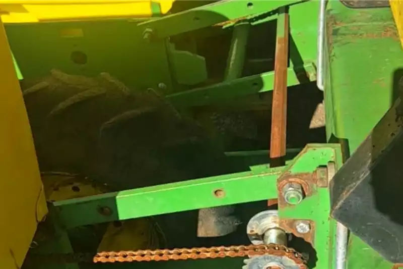 John Deere Planting and seeding equipment 91cm,4 Row John Deere 7000 Planter - Image 7