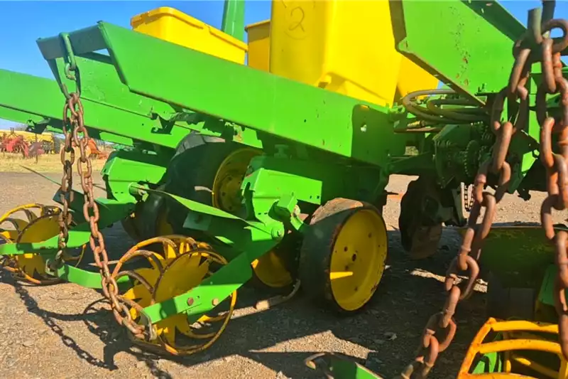 John Deere Planting and seeding equipment 91cm,4 Row John Deere 7000 Planter - Image 2