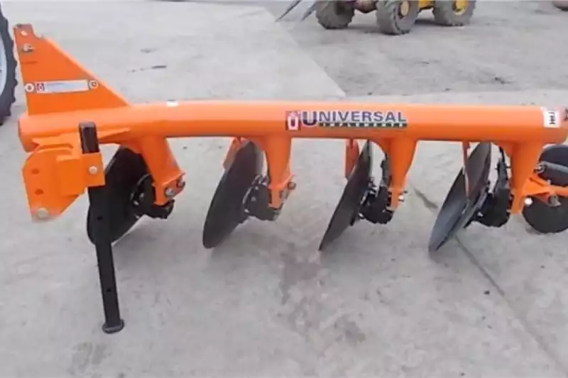 Used 4 and 5 Disc plough for sale at very workable prices. - Image 3